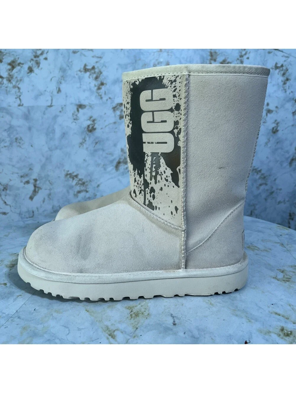UGG Classic Short II Women's Size 6 Shoes Beige Fur Lined Splatter Comfort Boots
